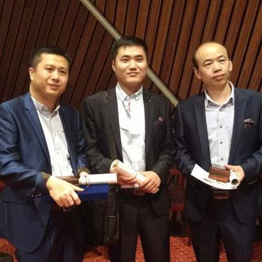 ! 好消息 ! 祝贺我们的提琴制作师们荣获大奖！